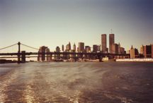 Blick auf die Brooklyn Bridge und das World Trade Center